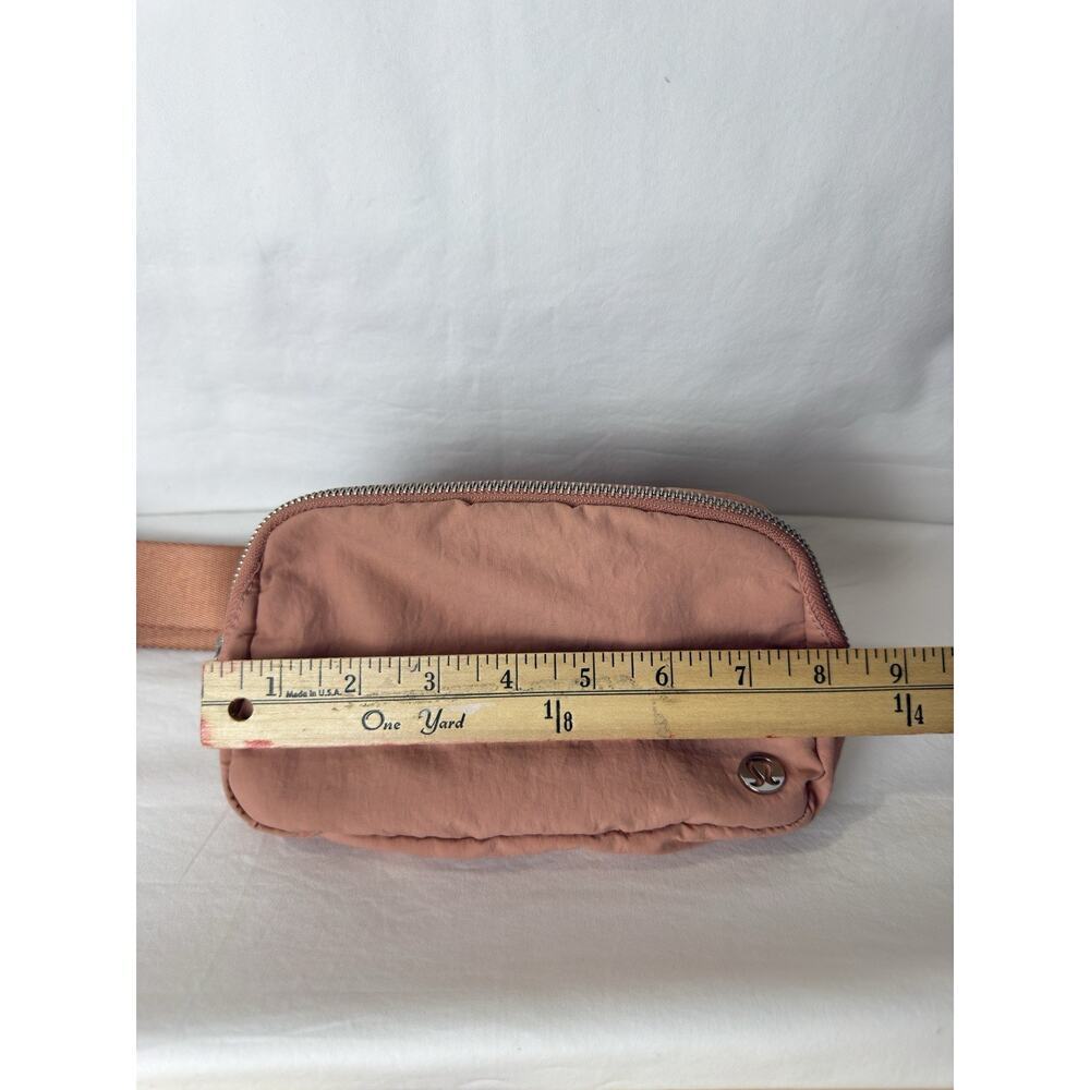 Lululemon Everywhere Belt Bag Crossbody Salmon Orange Small Versatile Pouch - Picture 14 of 14
